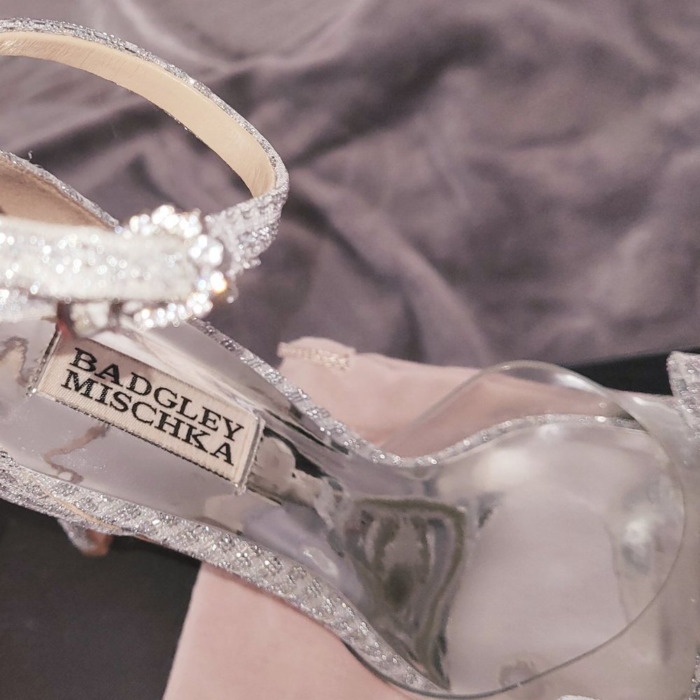 Badgley Mischka Bow Pumps
